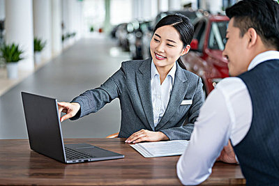 汽車銷售 洞察市場脈動，駕馭職業(yè)未來